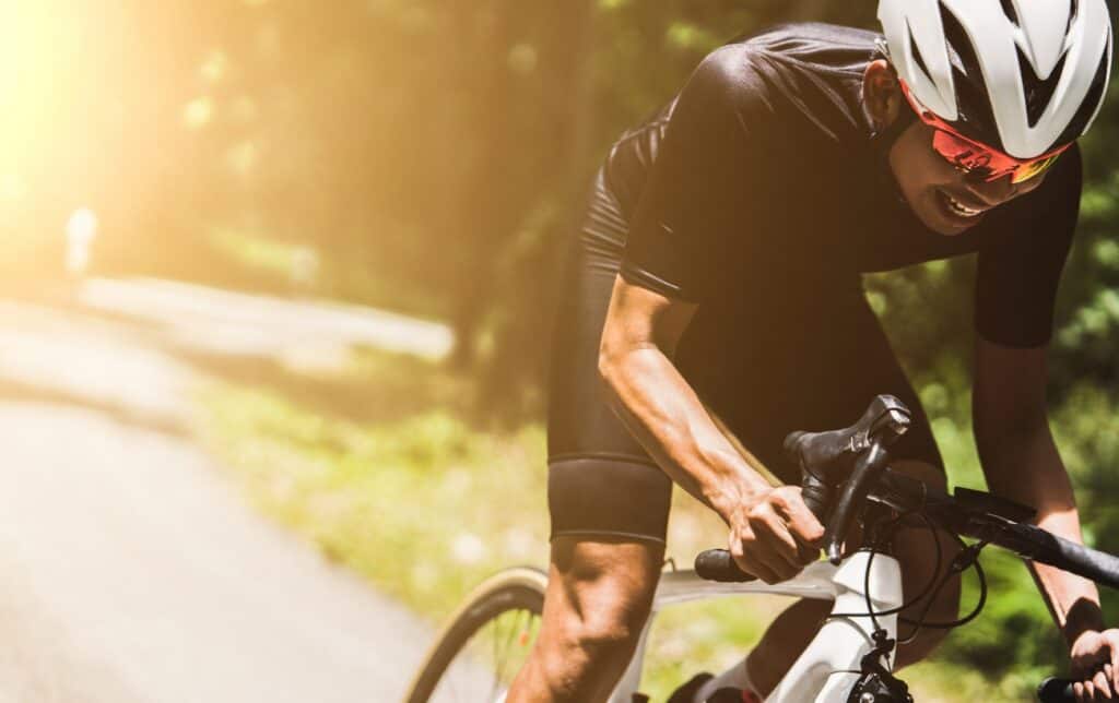 HOW TO CYCLE FASTER: 9 TIPS TO SPEED UP