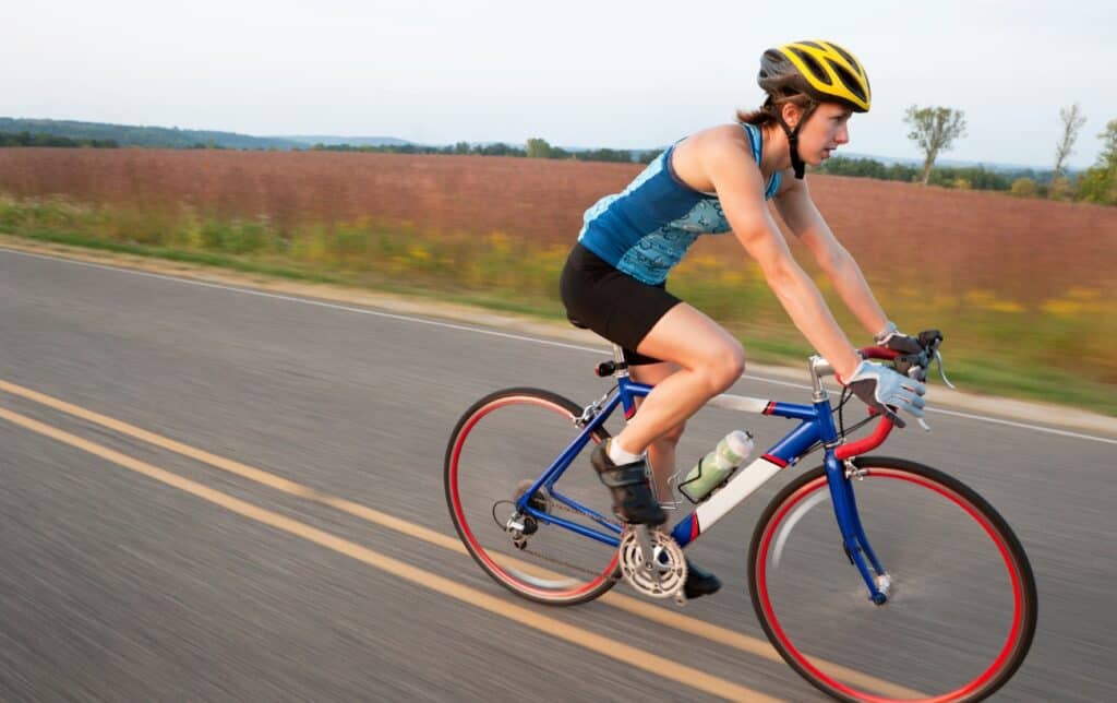 HOW TO CYCLE FASTER: 9 TIPS TO SPEED UP
