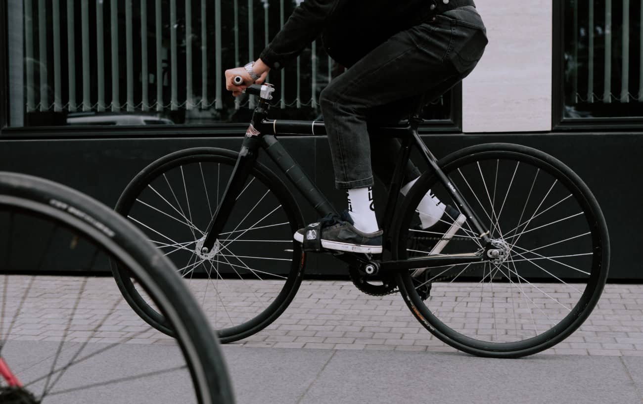How To Track Stand Like A Cycling Pro 1