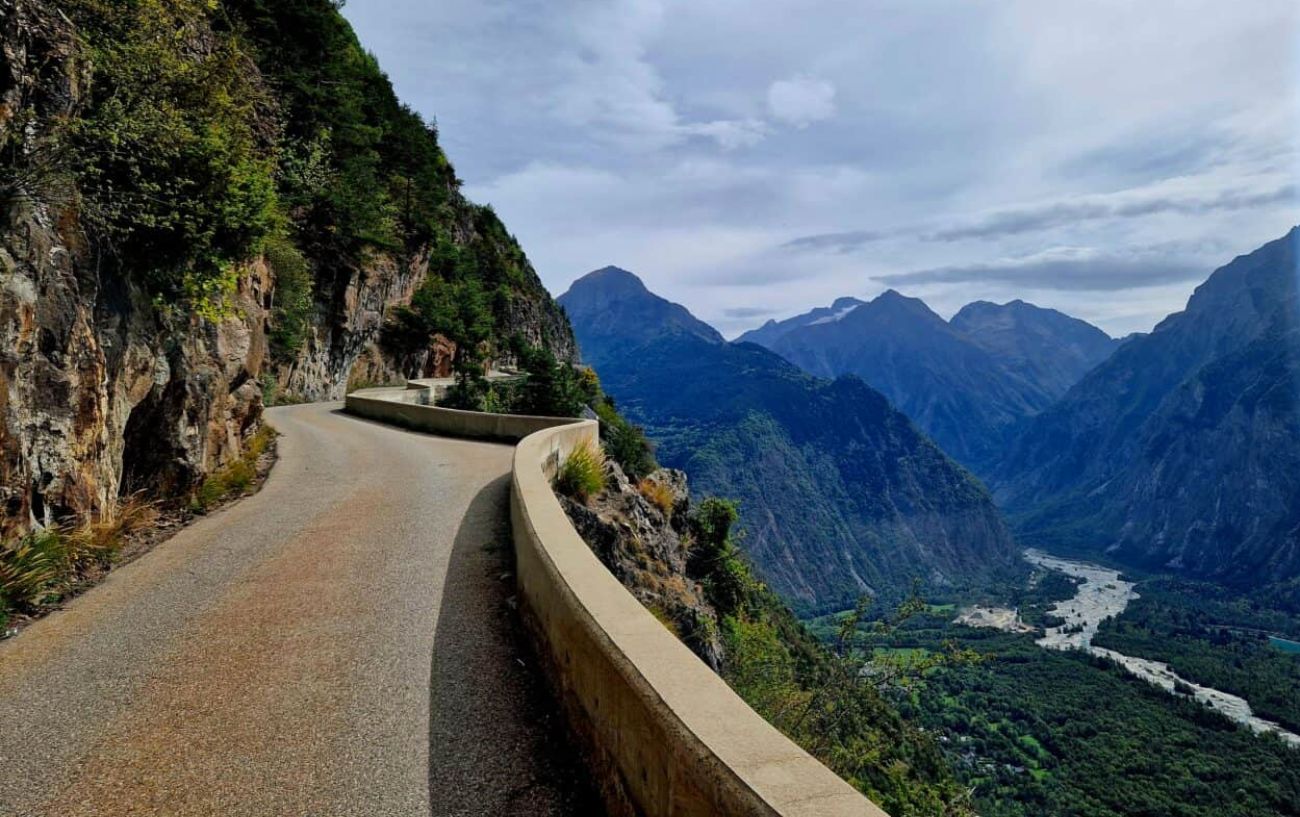 Alpe d'Huez: The Tour de France's Most Intimidating Climb 2