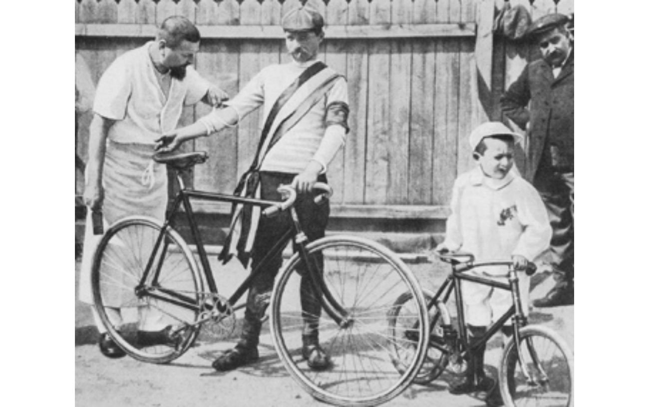 Maurice Garin poses with his son prior to the 1903 Tour de France.