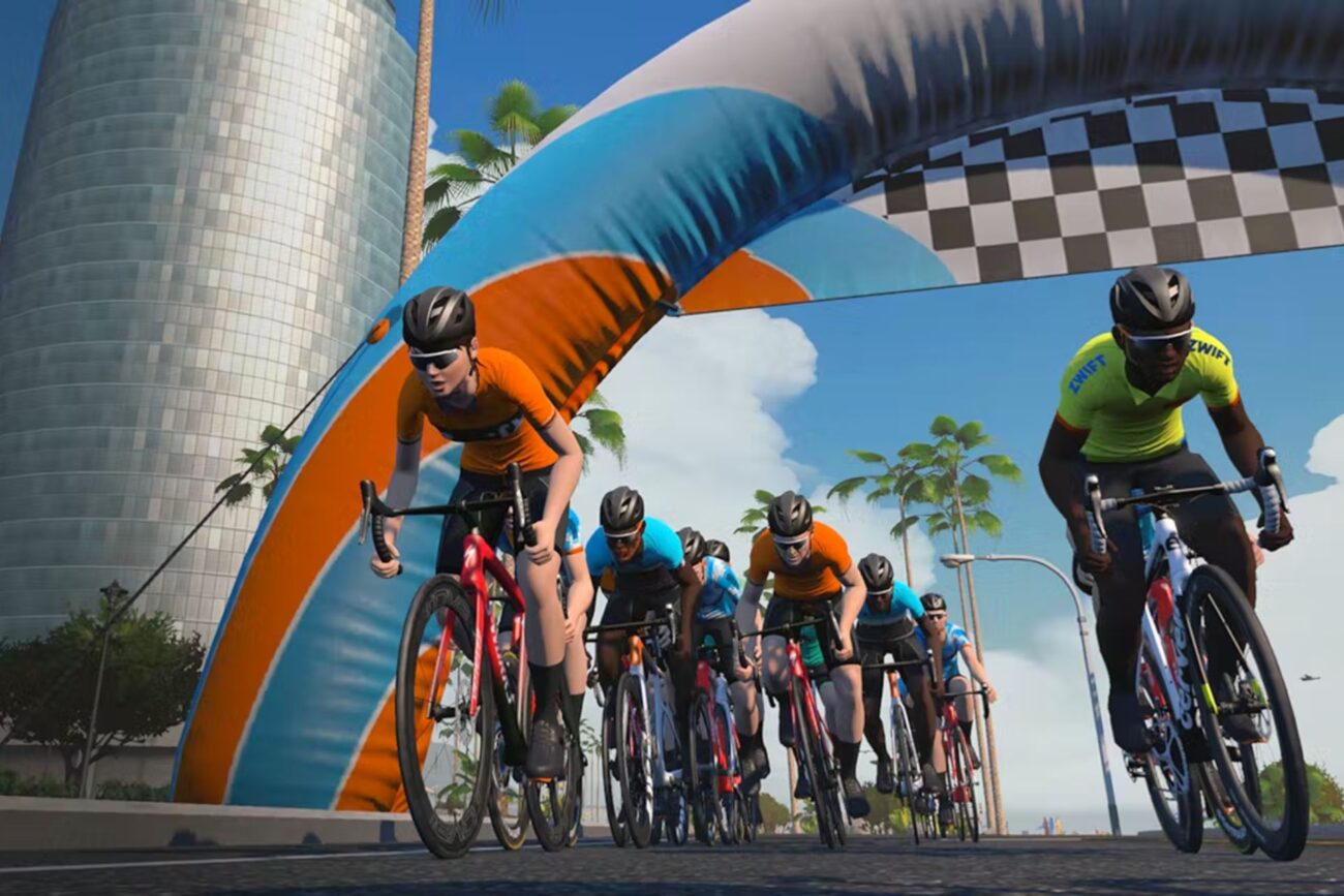 Gameplay shot of a race in Zwift.