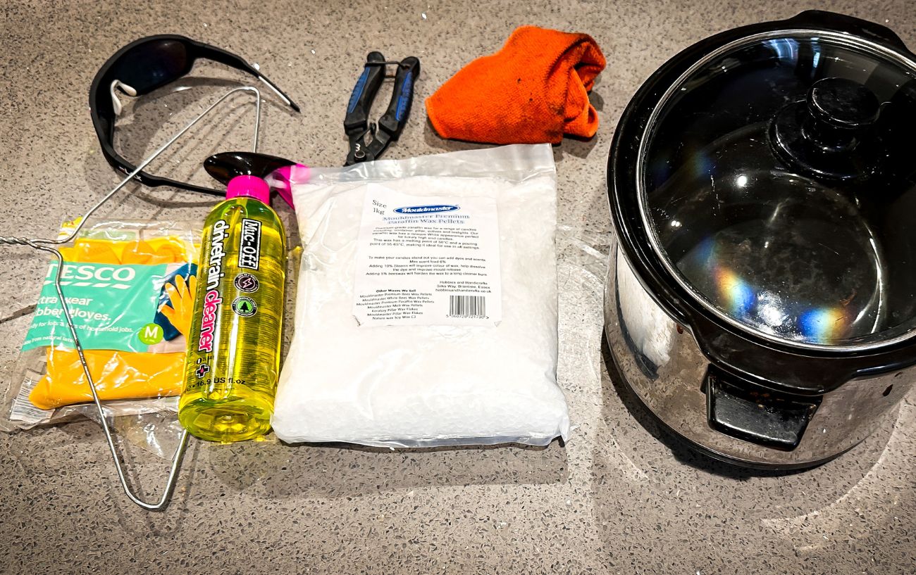 The equipment you'll need to wax a bike chain.