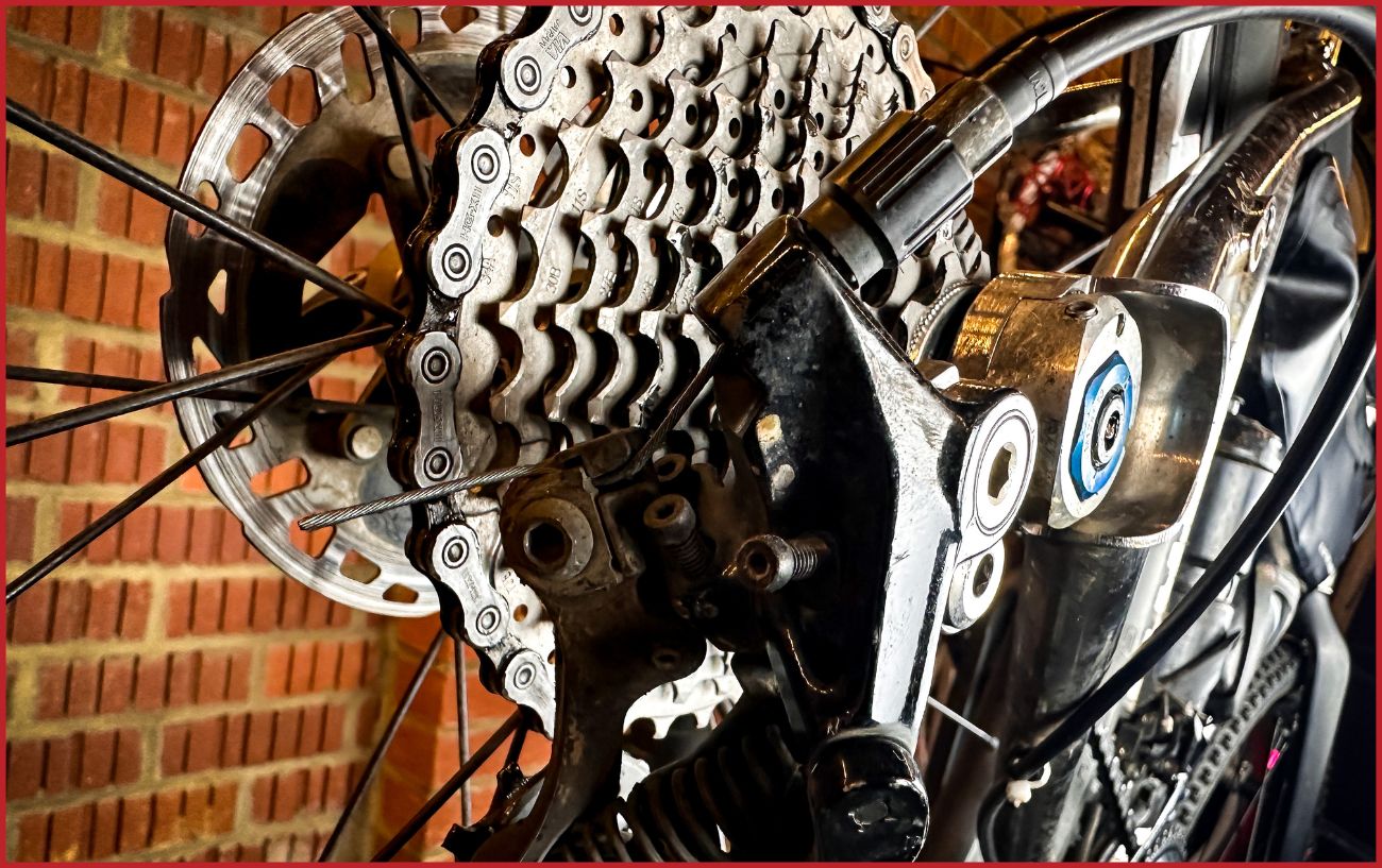 Close-up of the cassette with the chain on the biggest cog.