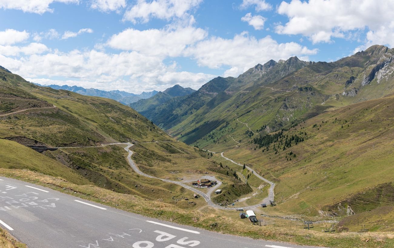 The legendary road up the Col du Tourmalet.