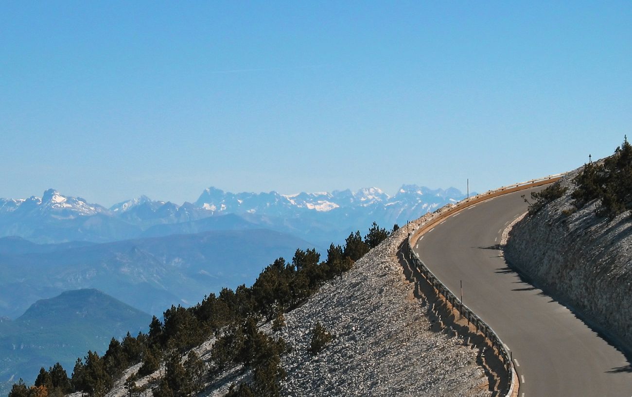 A sharp ascent on the Mont Ventoux climb.