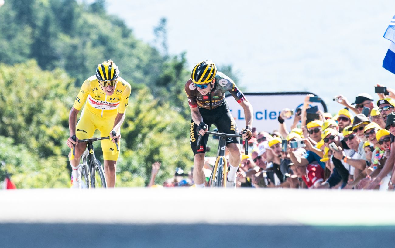 Jonas Vingegaard and Tadej Pogacar race to the line at the 2022 Tour de France.