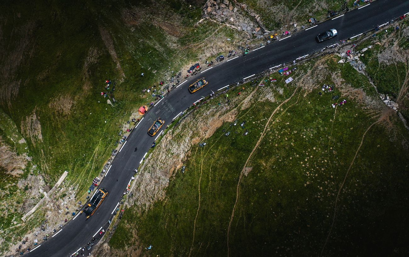 Support vehicles going up the Tourmalet taken from a drone.