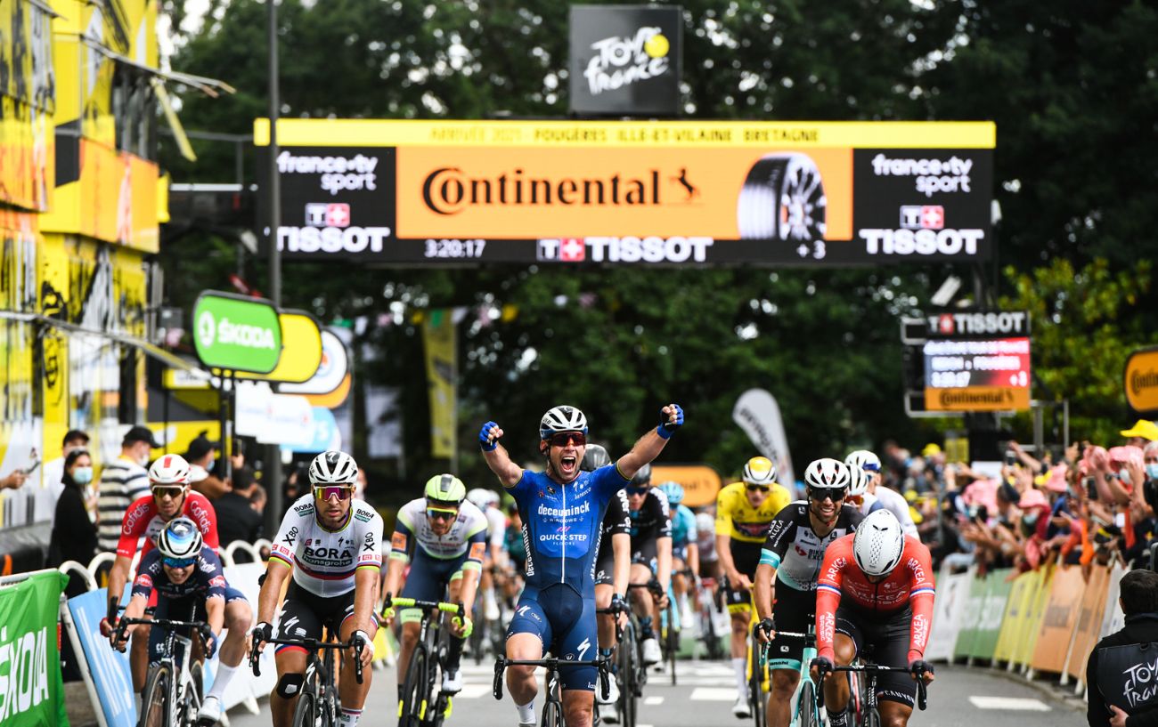 Mark Cavendish claims a stage victory at the 2021 Tour de France.