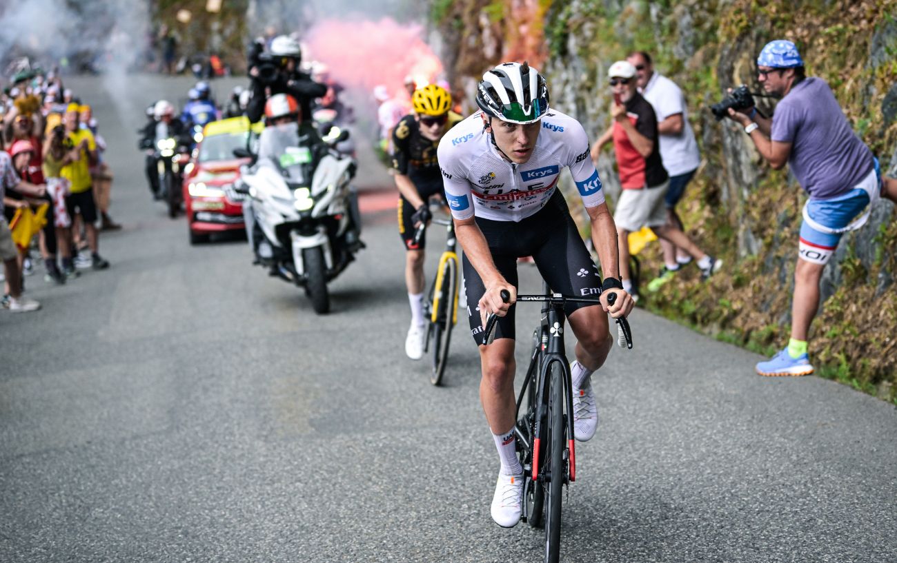 Tadej Pogacar leads Jonas Vingegaard on the final climb os Stage 6 of the 2023 Tour de France.