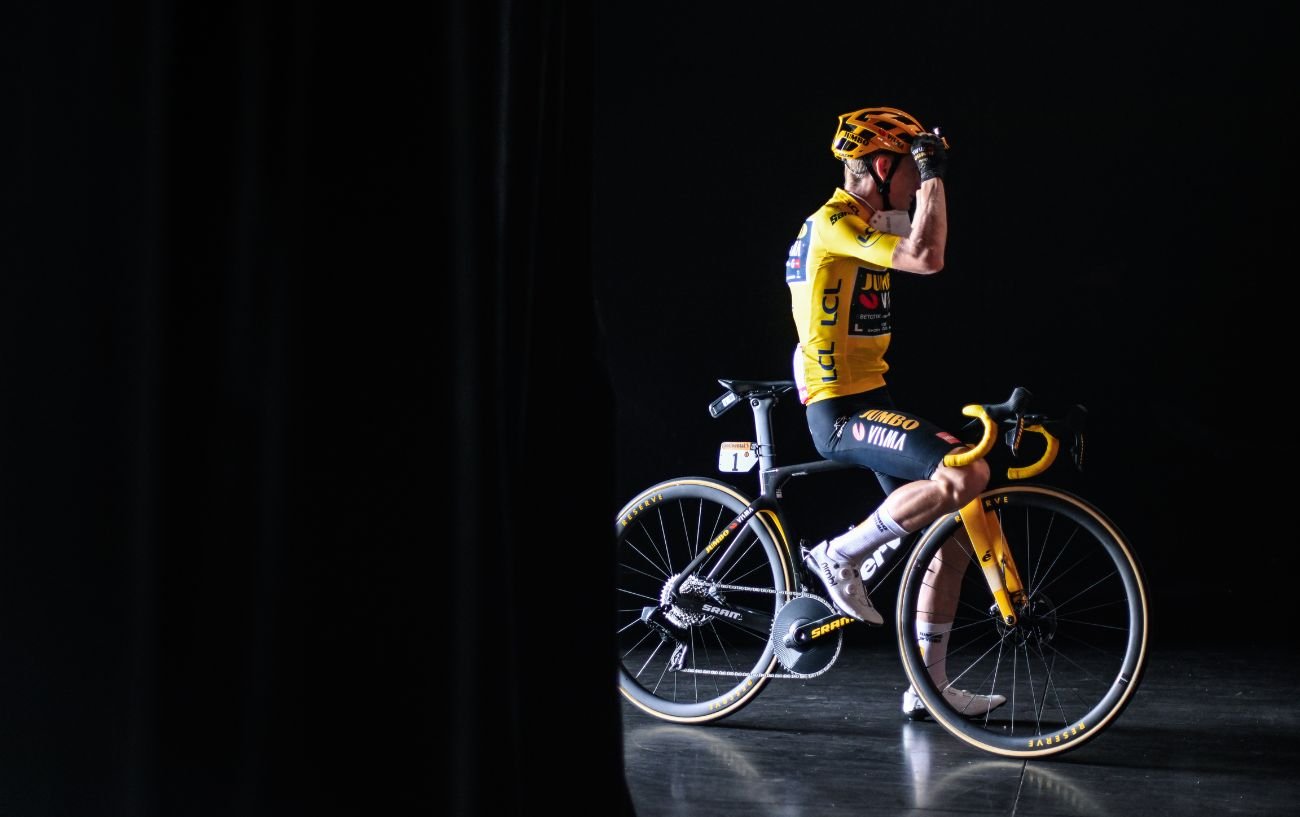 Jonas Vingegaard wears the yellow jersey before Stage 12 of the Tour de France.