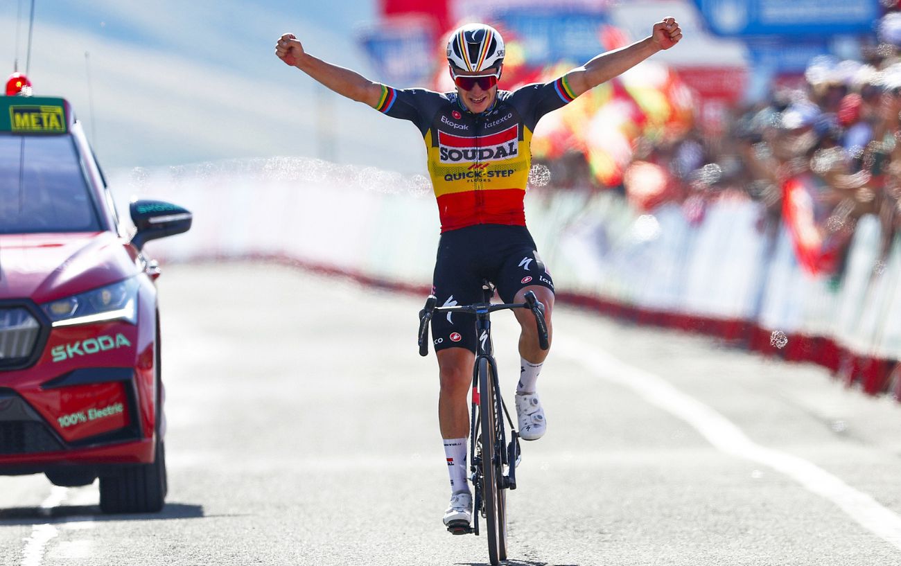 Remco Evenepoel celebrates winning Stage 14 of the 2023 Vuelta a Espana.