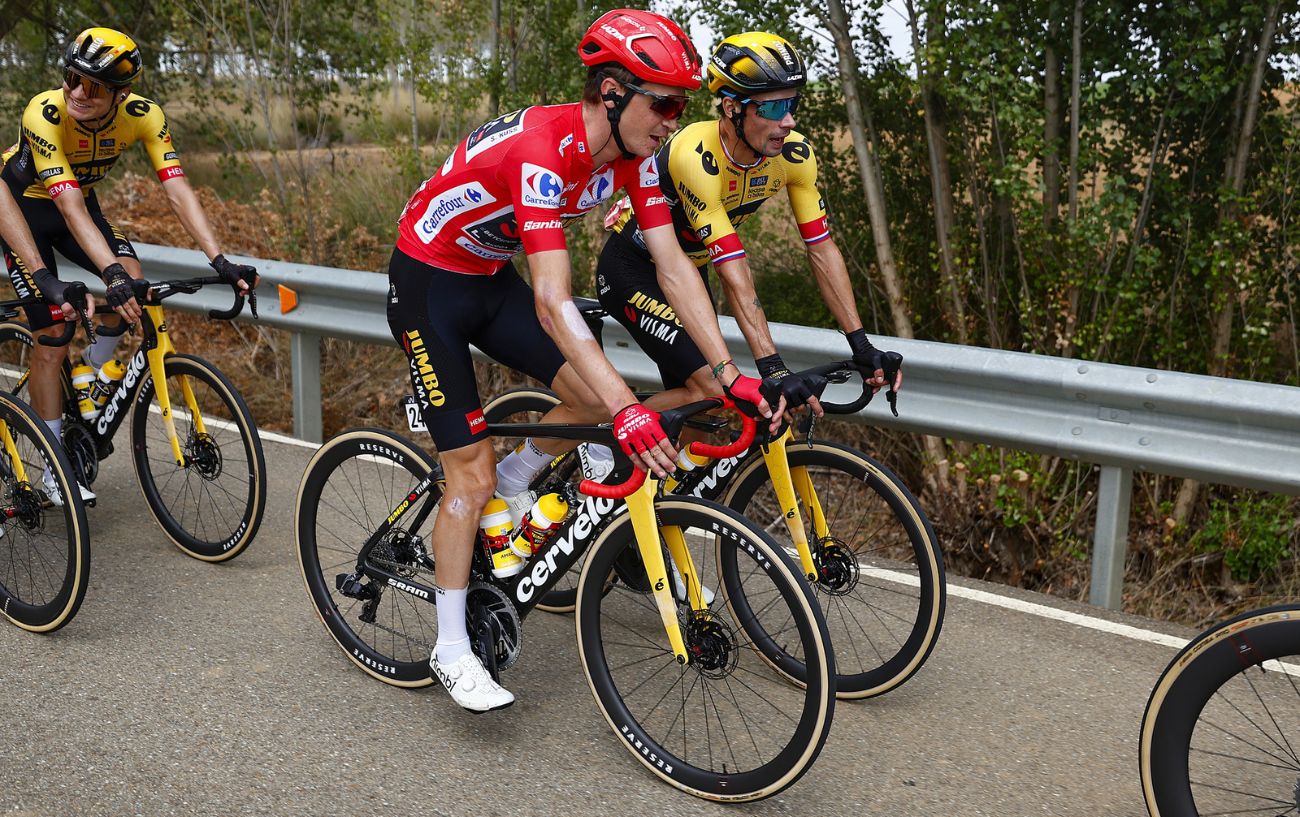 Sepp Kuss rides alongside Primoz Roglic on Stage 19 of the 2023 Vuelta a Espana.