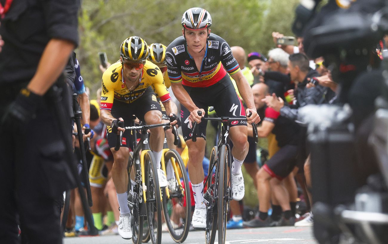 Remco Evenepoel leads Primoz Roglic up a climb on Stage 8 of the 2023 Vuelta a Espana.
