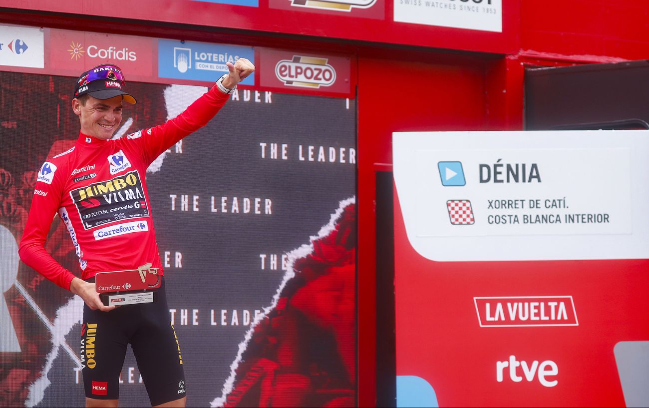 Sepp Kuss is awarded the red jersey on Stage 8 of the 2023 Vuelta a Espana.