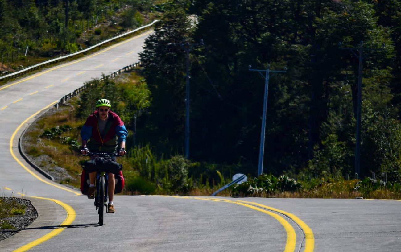 Rory not looking especially aero on his bikepacking rig with panniers.