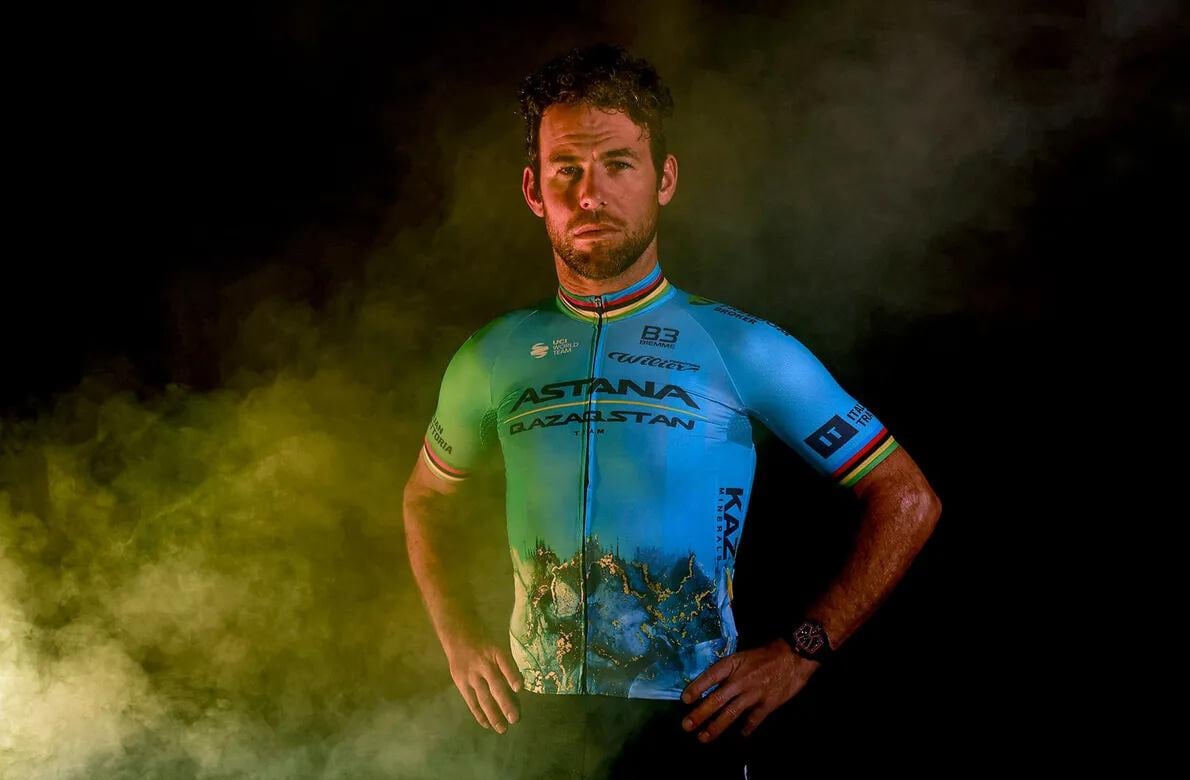 Mark Cavendish wearing Astana Qazaqstan's 2024 kit.