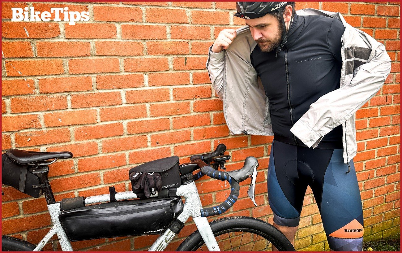Robbie Ferri 4 Robbie Ferri demonstrates what to wear cycling in summer.